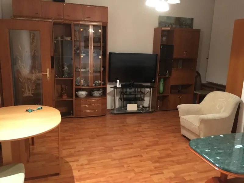 möblierte 3 Zi. Wohnung direkt am Schloßpark. KEINE WG! — photo 1